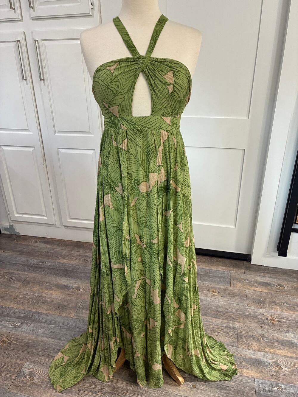 Kimchi Blue SZ 6 Tropical Floral Maxi Dress Cut Out Twist Straps Green